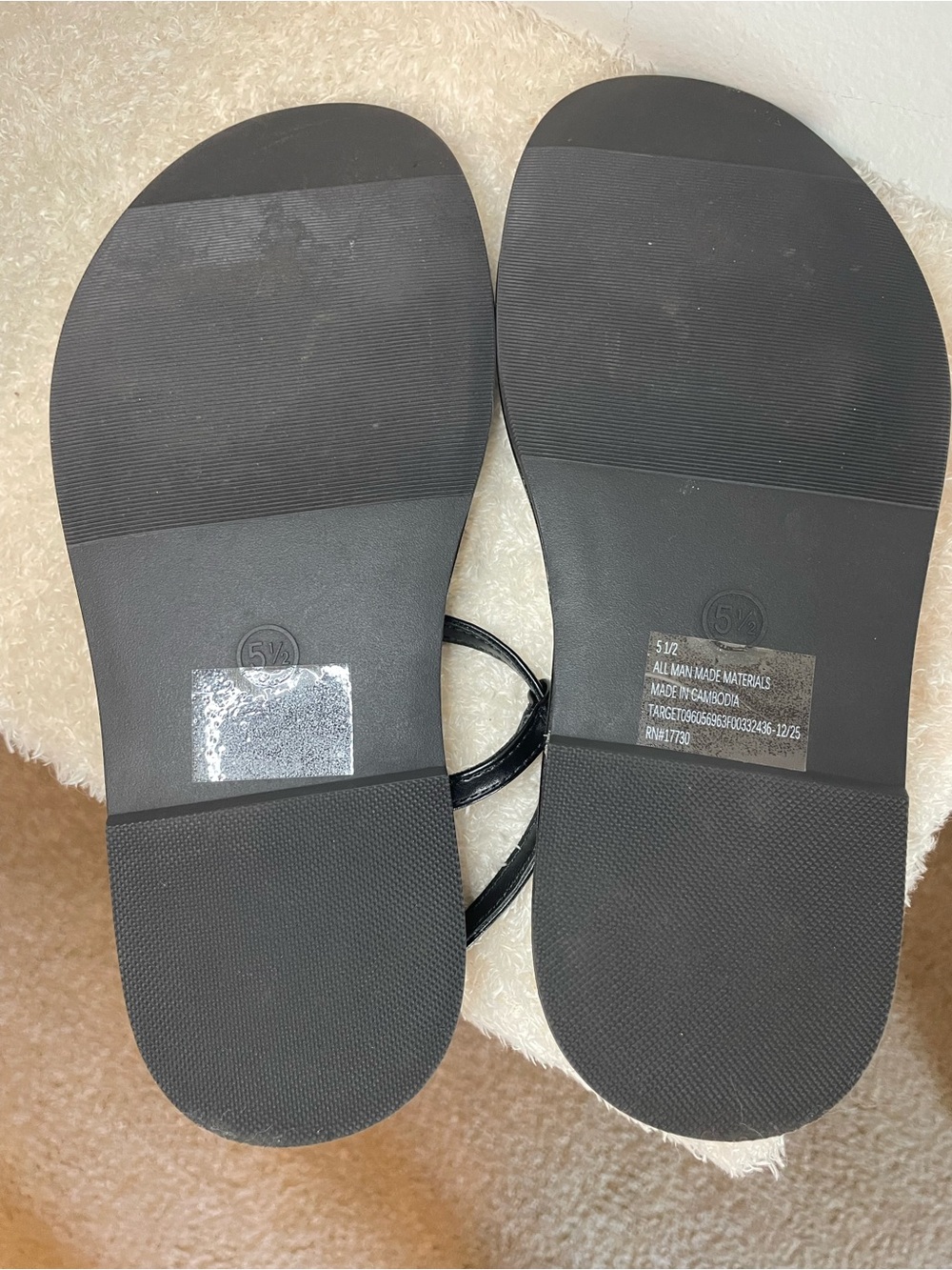 Universal Thread Black T-Strap Flat Sandals - Picture 3 of 3